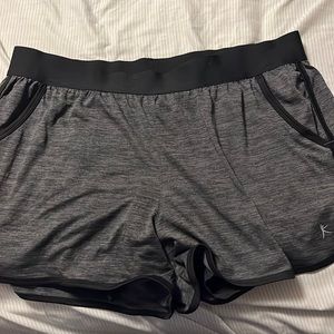 Danskin Now semi-fitted large shorts with liner
